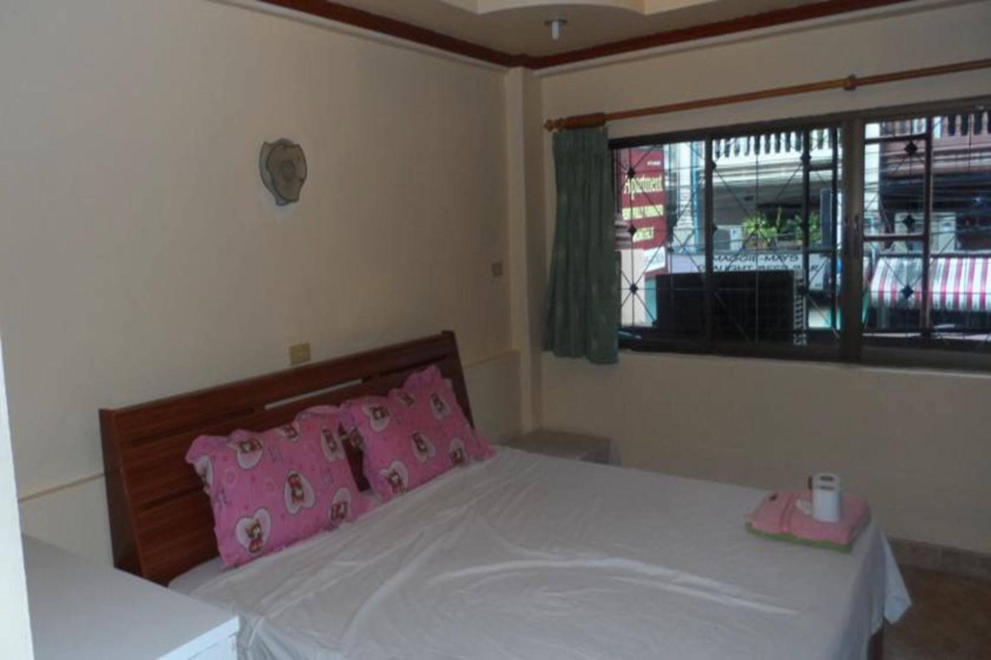 S-One Guesthouse Pattaya Exterior foto