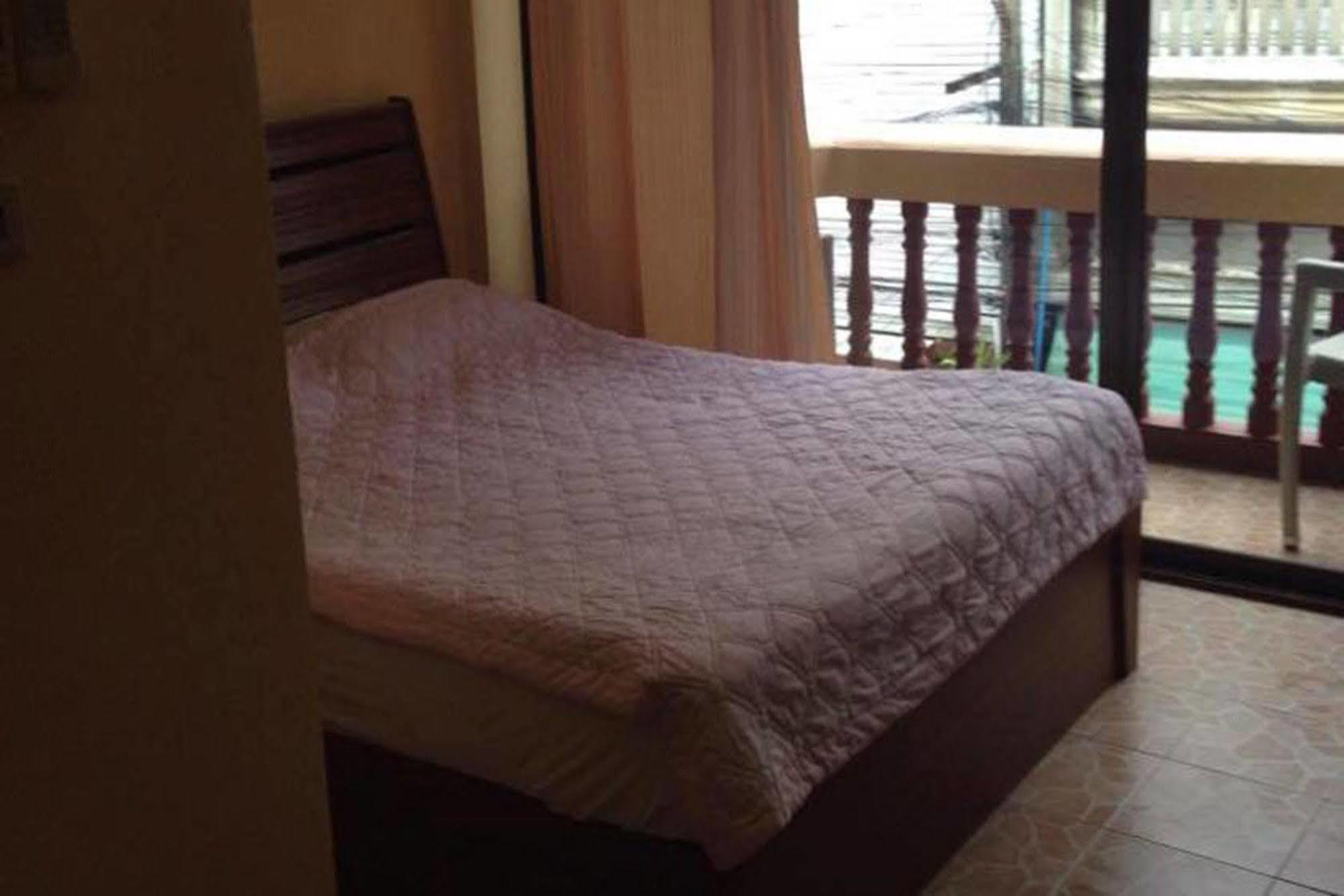 S-One Guesthouse Pattaya Exterior foto