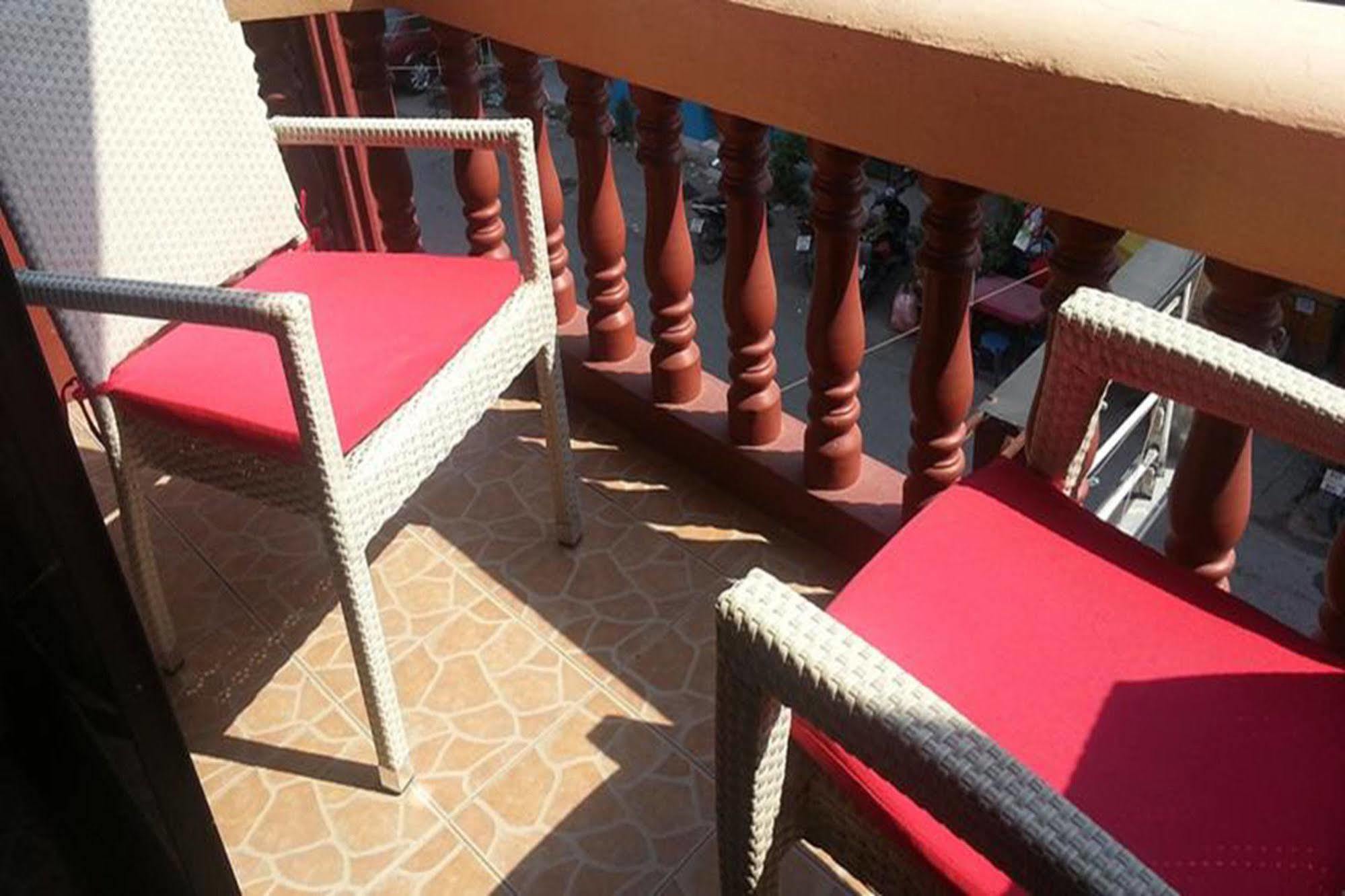 S-One Guesthouse Pattaya Exterior foto
